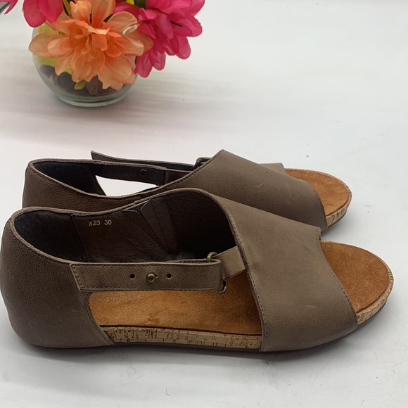 Antelope Tan Leather Sandals Peep Toe Rubber Bottom Size 38. MCS3938A - Picture 2 of 11